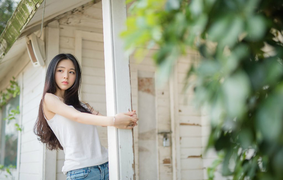 “刘璝是被算计的，这点没错，但他本人不知道，换做是你，若主公淫辱了你的妻子，你会怎样？”庞统没好气的翻了翻白眼道。